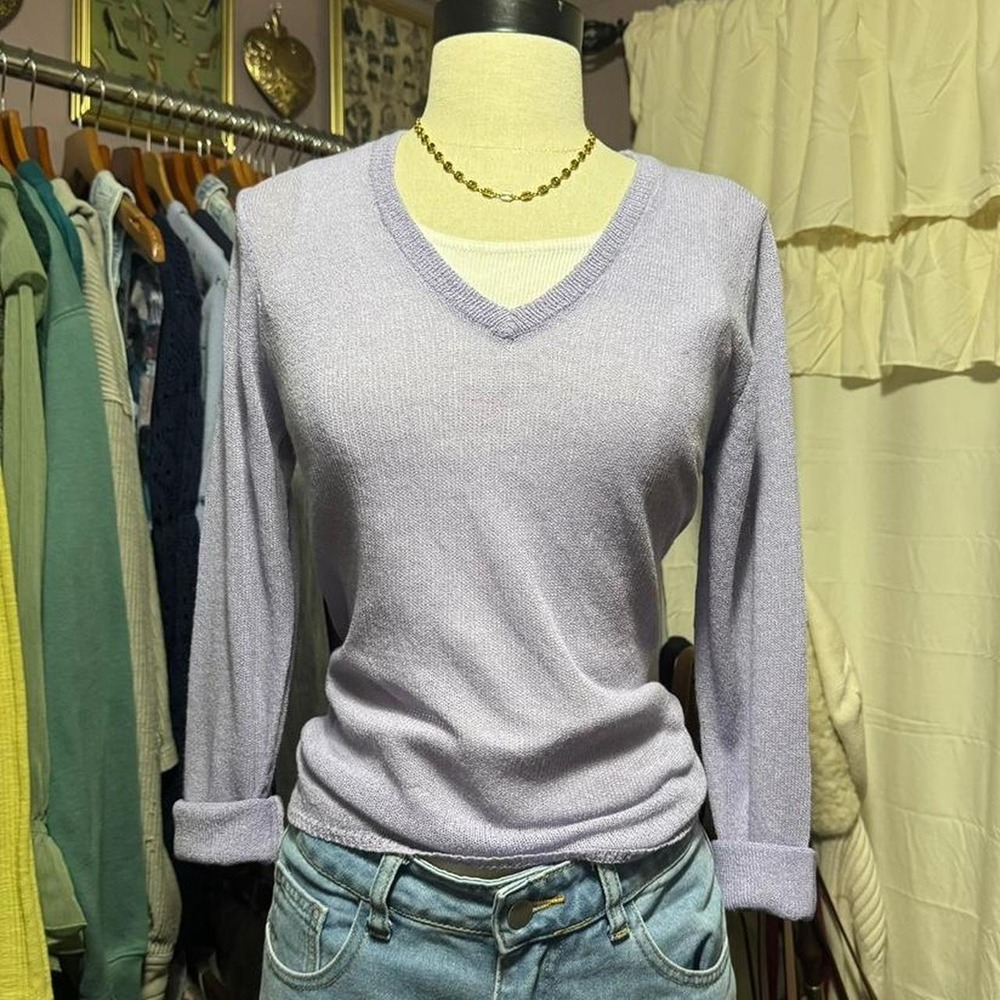 vintage 1990s Lavender Lightweight V-Neck Long Sleeve Top